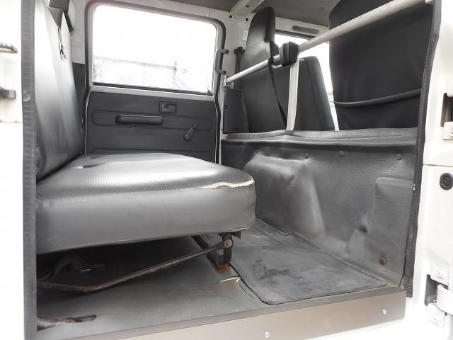 Isuzu ELF TRUCK 2011-08 3847232-15