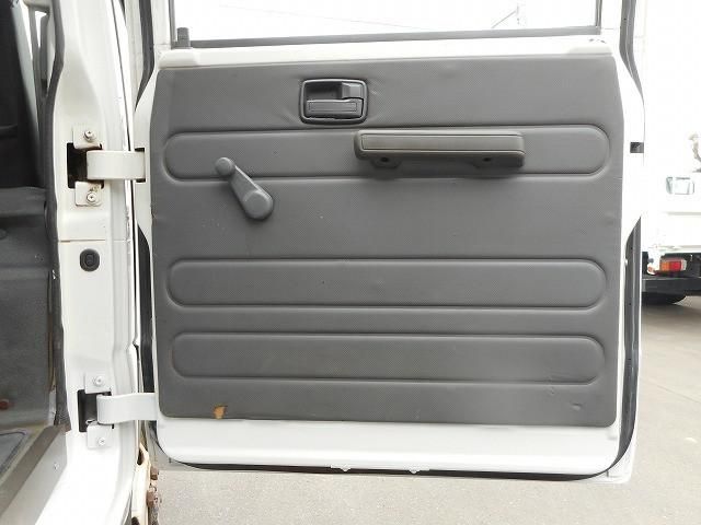 Isuzu ELF TRUCK 2011-08 3847232-16