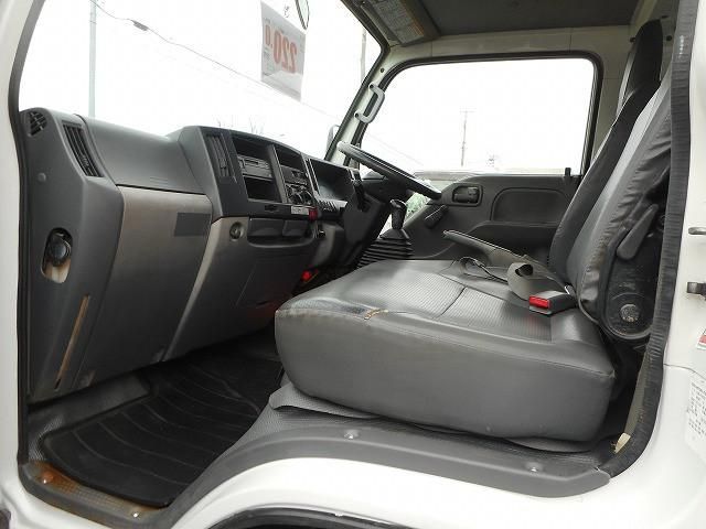 Isuzu ELF TRUCK 2011-08 3847232-18