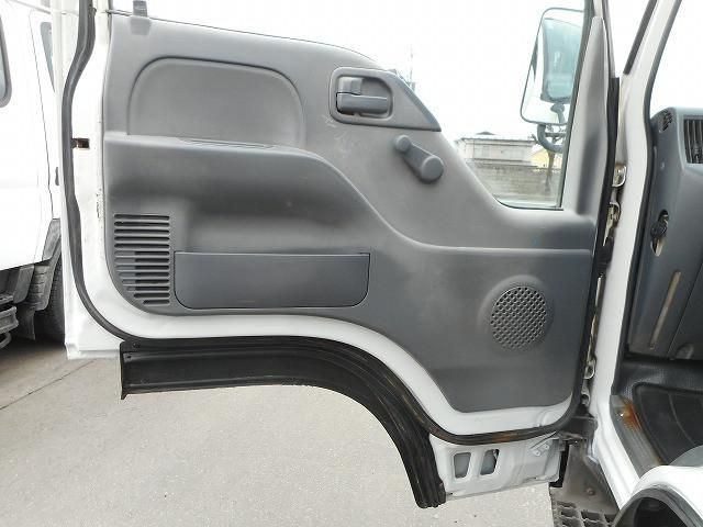 Isuzu ELF TRUCK 2011-08 3847232-19