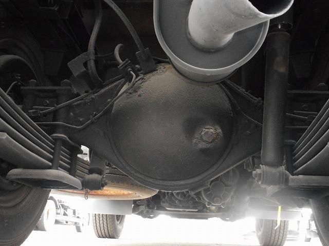 Isuzu ELF TRUCK 2011-08 3847232-22