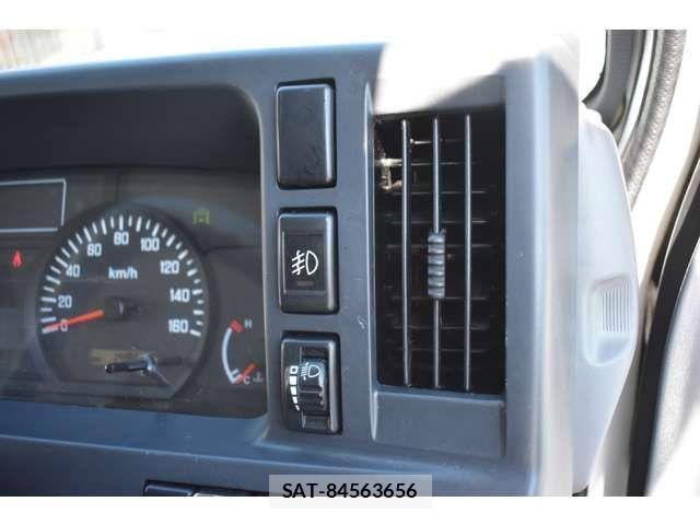 Isuzu ELF TRUCK 2012-07 4041562-15