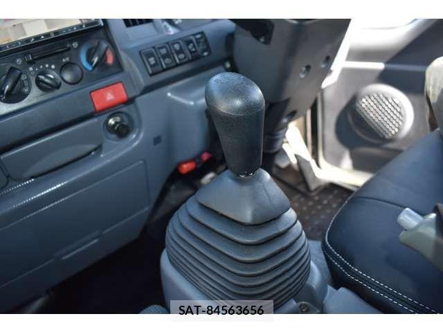 Isuzu ELF TRUCK 2012-07 4041562-7