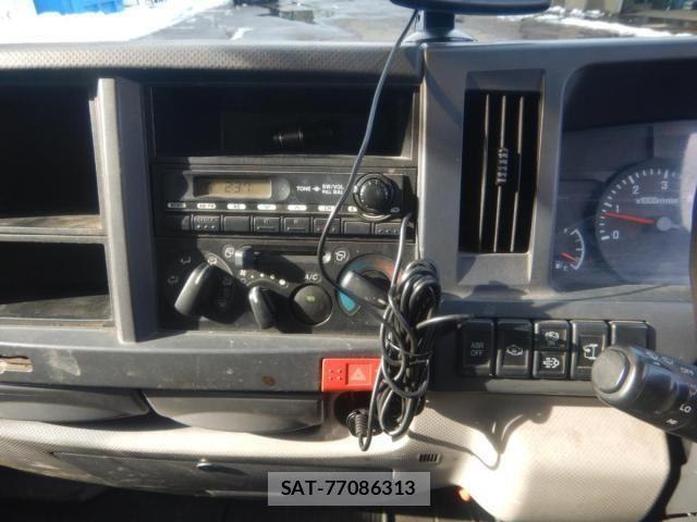 Isuzu ELF TRUCK 2013-06 4041578-11
