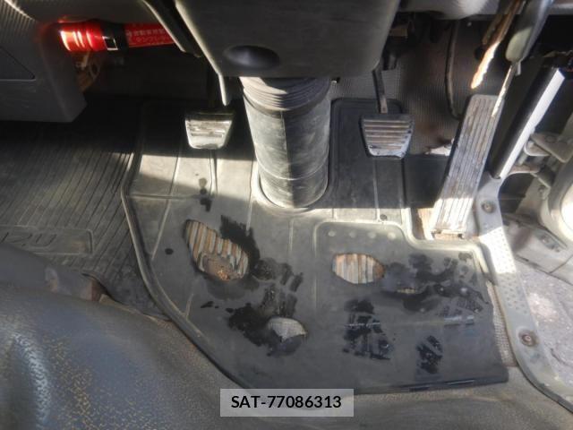 Isuzu ELF TRUCK 2013-06 4041578-18