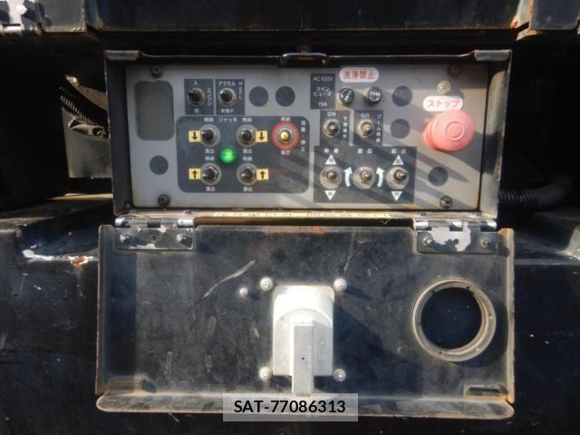 Isuzu ELF TRUCK 2013-06 4041578-23