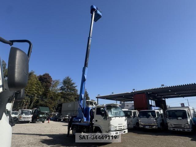 Isuzu ELF TRUCK 2012-08 4109358-10