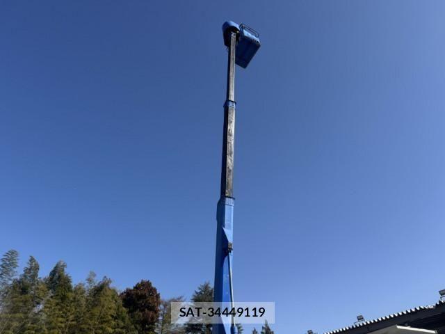 Isuzu ELF TRUCK 2012-08 4109358-11