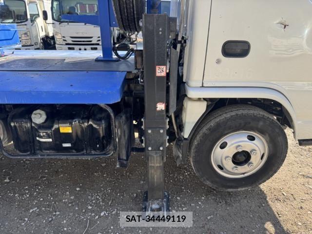 Isuzu ELF TRUCK 2012-08 4109358-17