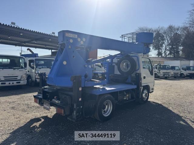 Isuzu ELF TRUCK 2012-08 4109358-2