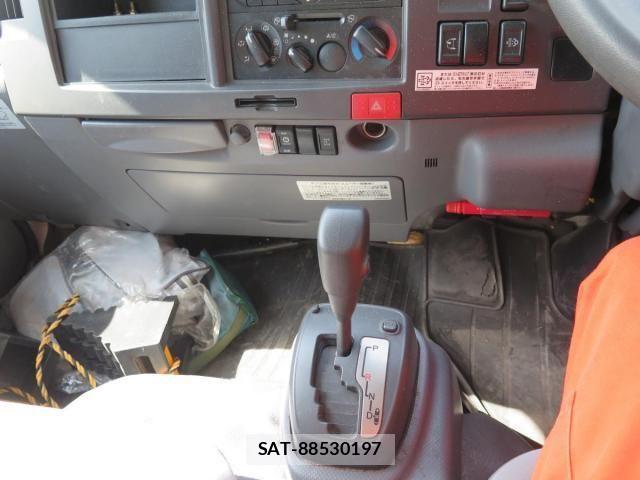 Isuzu ELF TRUCK 2017-04 4109283-25