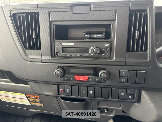 Isuzu ELF TRUCK 2024-02 4109279-28