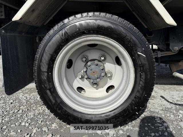 Isuzu ELF TRUCK 2018-01 4109361-10