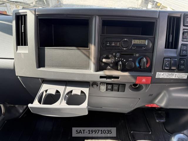 Isuzu ELF TRUCK 2018-01 4109361-17