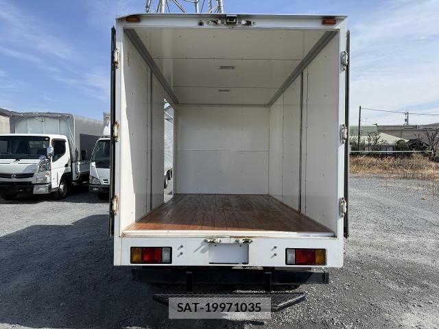Isuzu ELF TRUCK 2018-01 4109361-4