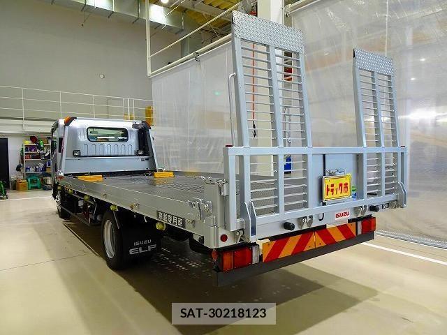 Isuzu ELF TRUCK 2023-05 4175287-3