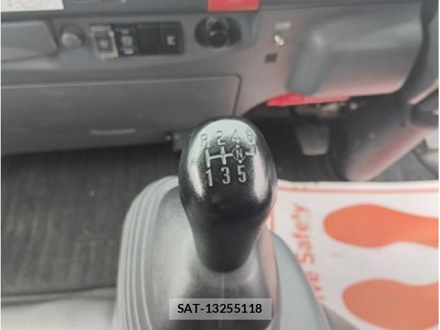 Isuzu ELF TRUCK 2013-05 4370609-26