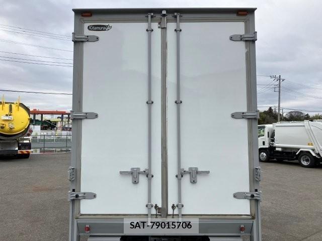 Isuzu ELF TRUCK 2018-05 4370611-15