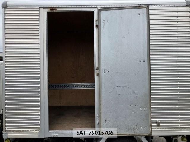 Isuzu ELF TRUCK 2018-05 4370611-27