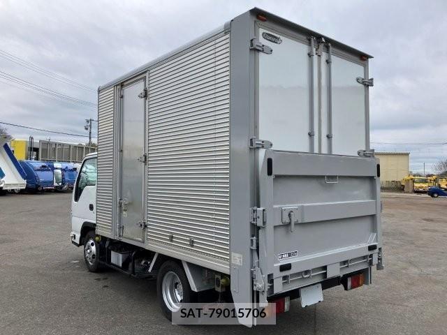 Isuzu ELF TRUCK 2018-05 4370611-2