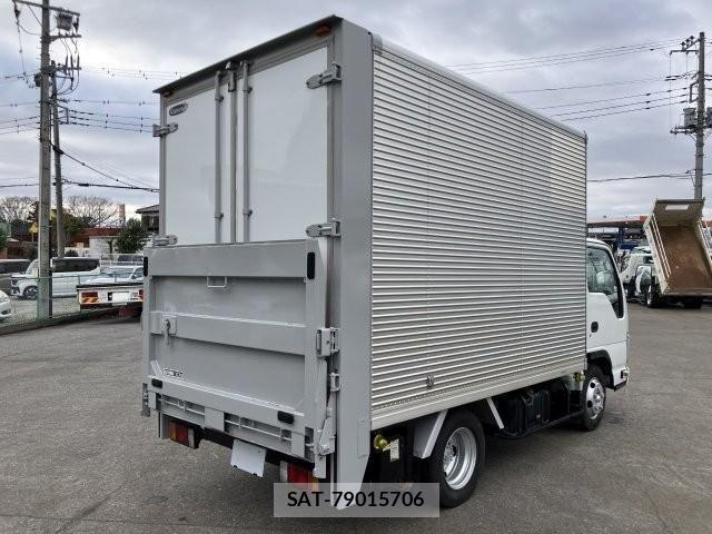 Isuzu ELF TRUCK 2018-05 4370611-3