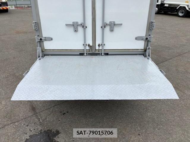 Isuzu ELF TRUCK 2018-05 4370611-8