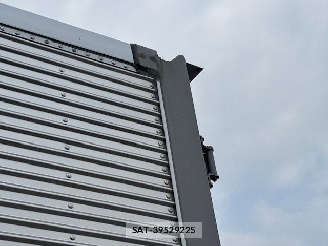 Isuzu ELF TRUCK 2023-04 4591407-9