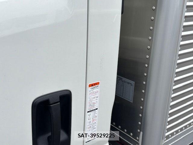 Isuzu ELF TRUCK 2023-04 4591407-11