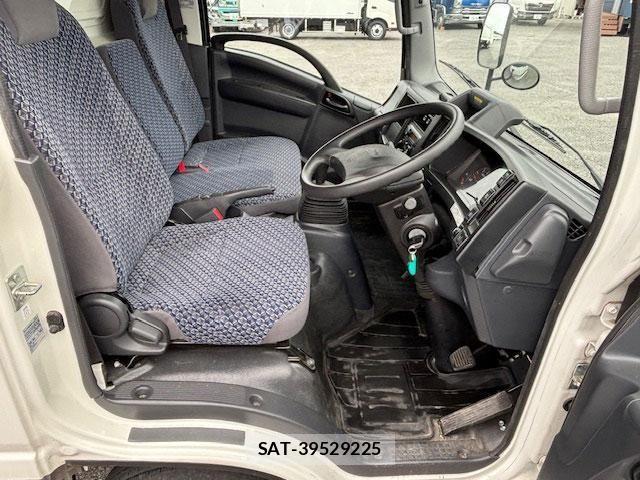 Isuzu ELF TRUCK 2023-04 4591407-17