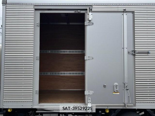 Isuzu ELF TRUCK 2023-04 4591407-5