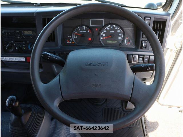 Isuzu ELF TRUCK 2015-11 4591445-19