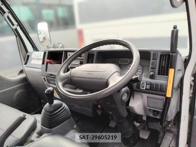 Isuzu ELF TRUCK 2014-02 4591493-12