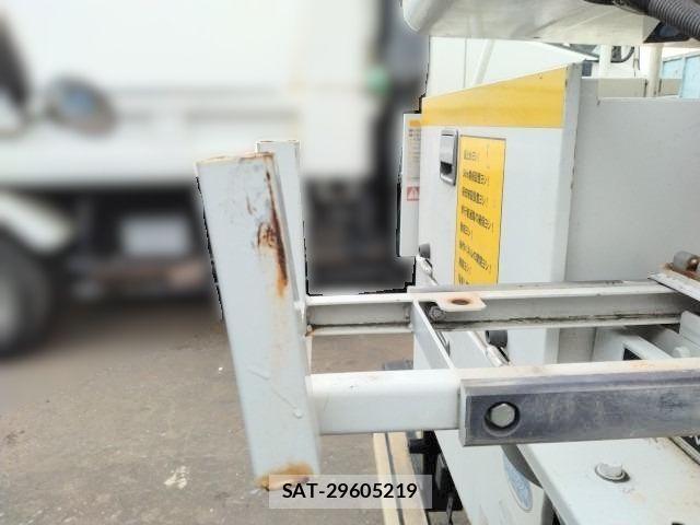 Isuzu ELF TRUCK 2014-02 4591493-16