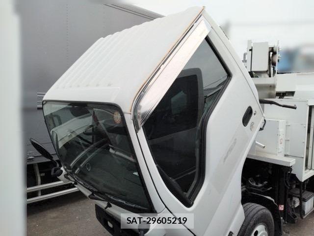 Isuzu ELF TRUCK 2014-02 4591493-23