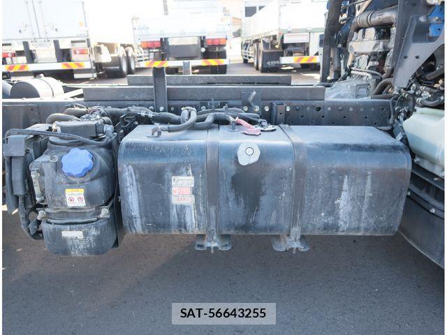 Isuzu ELF TRUCK 2021-02 4638770-17