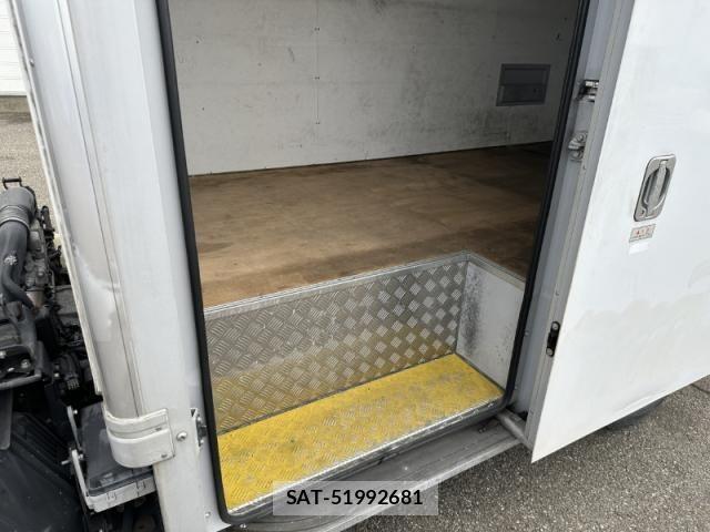 Isuzu ELF TRUCK 2019-10 4638792-9