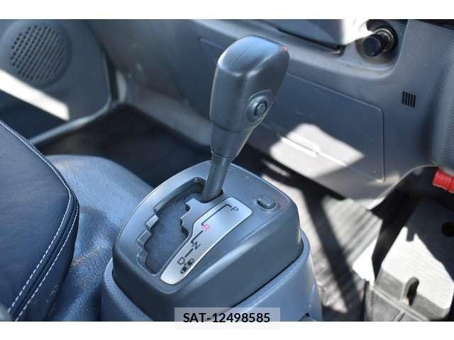 Isuzu ELF TRUCK 2014-03 4753204-10