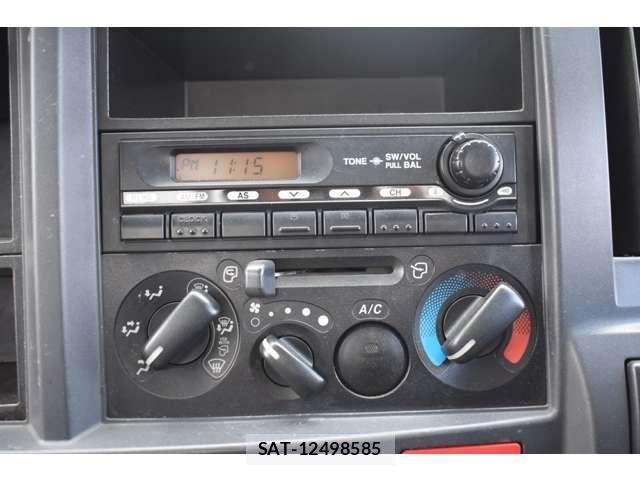 Isuzu ELF TRUCK 2014-03 4753204-12