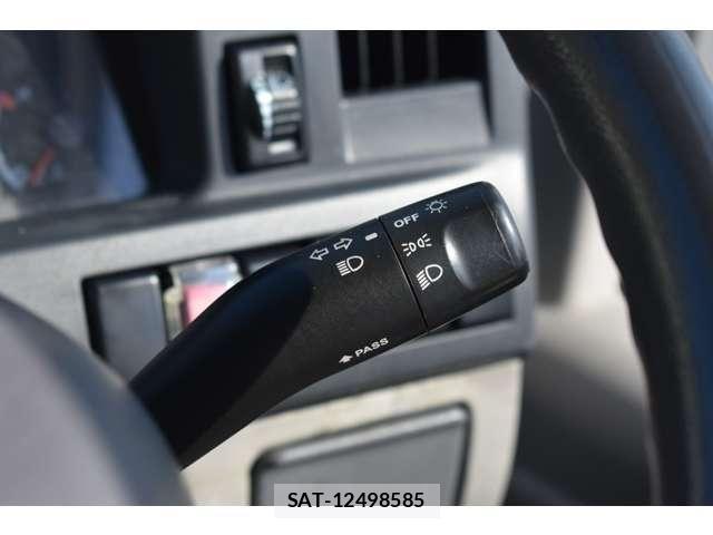 Isuzu ELF TRUCK 2014-03 4753204-13