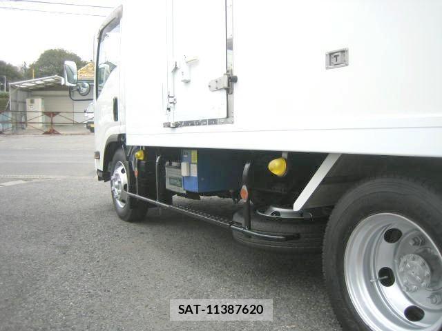 Isuzu ELF TRUCK 2016-02 4753164-13