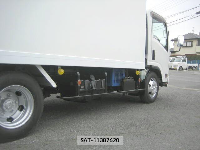Isuzu ELF TRUCK 2016-02 4753164-15