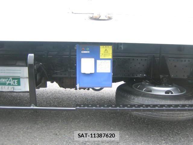 Isuzu ELF TRUCK 2016-02 4753164-18