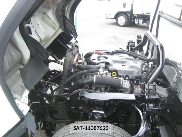Isuzu ELF TRUCK 2016-02 4753164-25