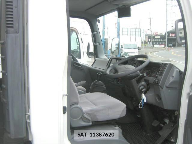 Isuzu ELF TRUCK 2016-02 4753164-26