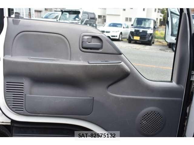 Isuzu ELF TRUCK 2016-01 4753185-28