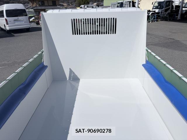 Isuzu ELF TRUCK 2026-01 4939586-17