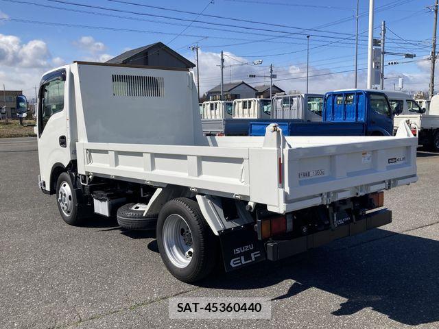 Isuzu ELF TRUCK 2024-02 4939596-3