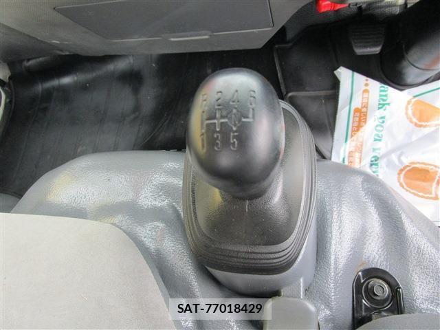 Isuzu ELF TRUCK 2012-08 4939637-11