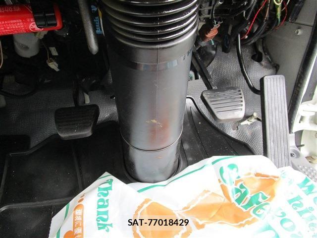Isuzu ELF TRUCK 2012-08 4939637-12