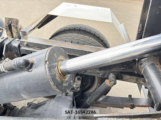 Isuzu ELF TRUCK 2010-04 4939641-9